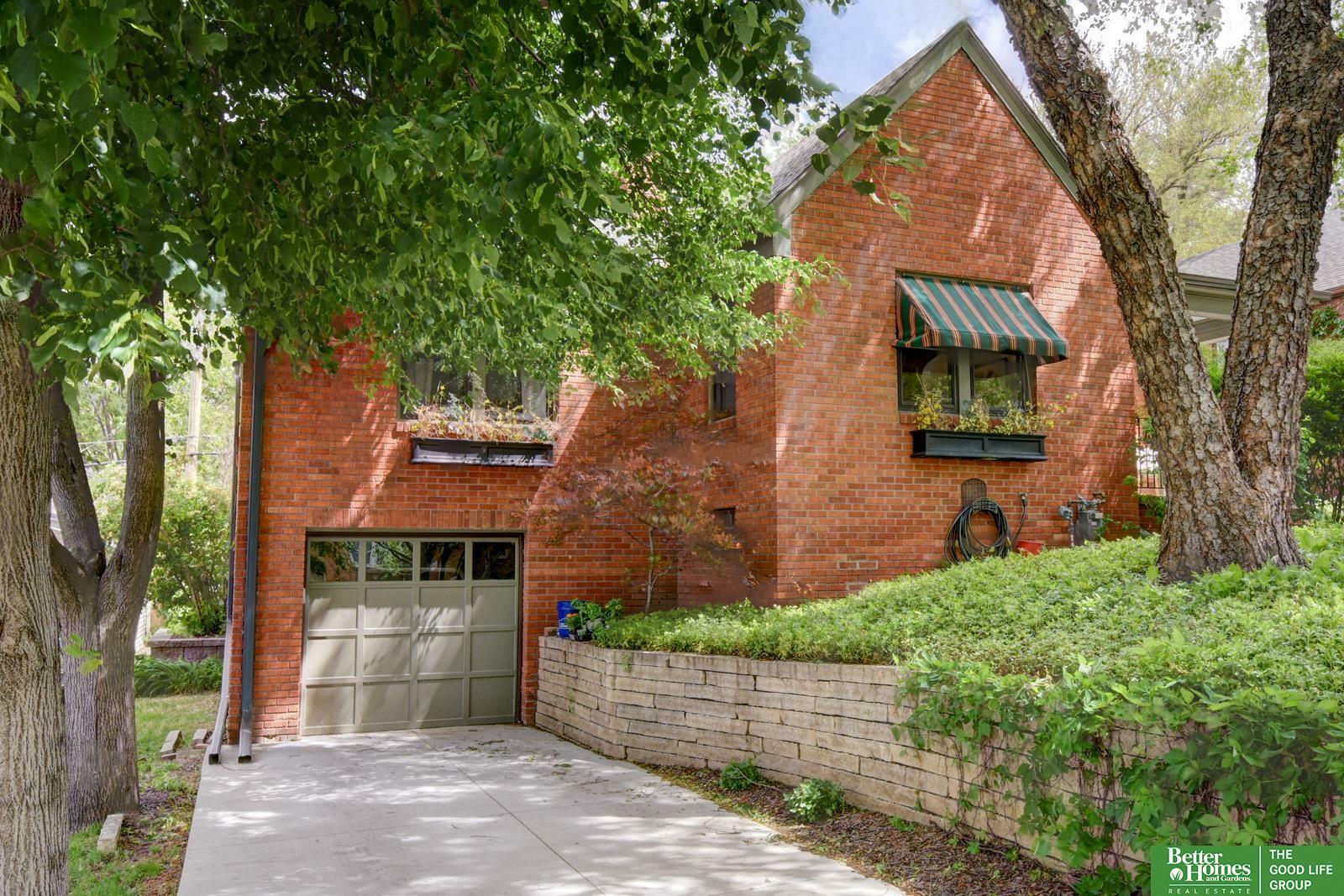 Property Photo: 4316 Hickory Street NE 68105-9999