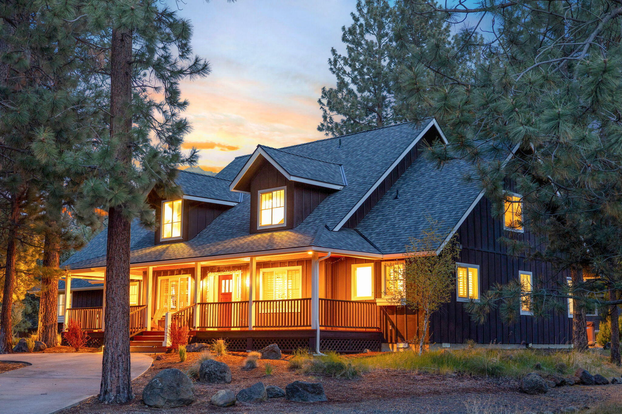 Property Photo: 693 E Tyler Avenue OR 97759
