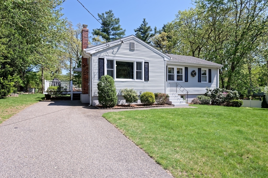 Property Photo: 58 Horseshoe Dr MA 02019