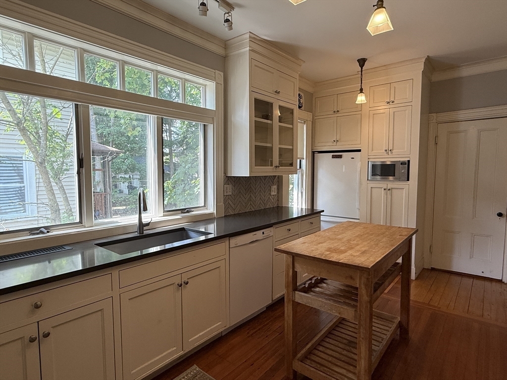 Property Photo: 7 Gardenside St Sf MA 02131