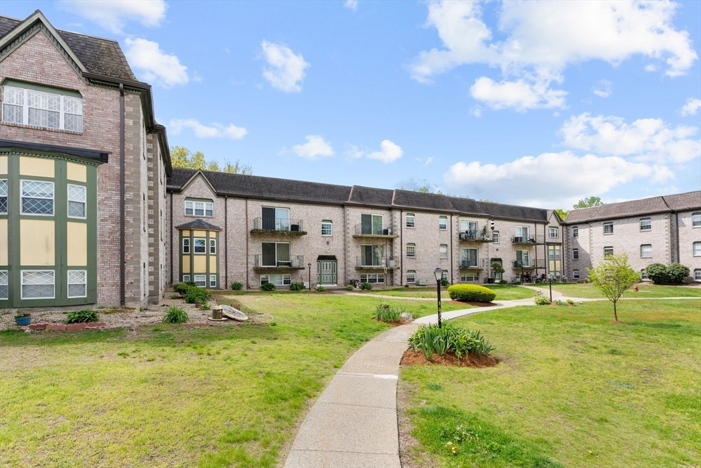 Property Photo:  108 Oak Ln 3  MA 02301 