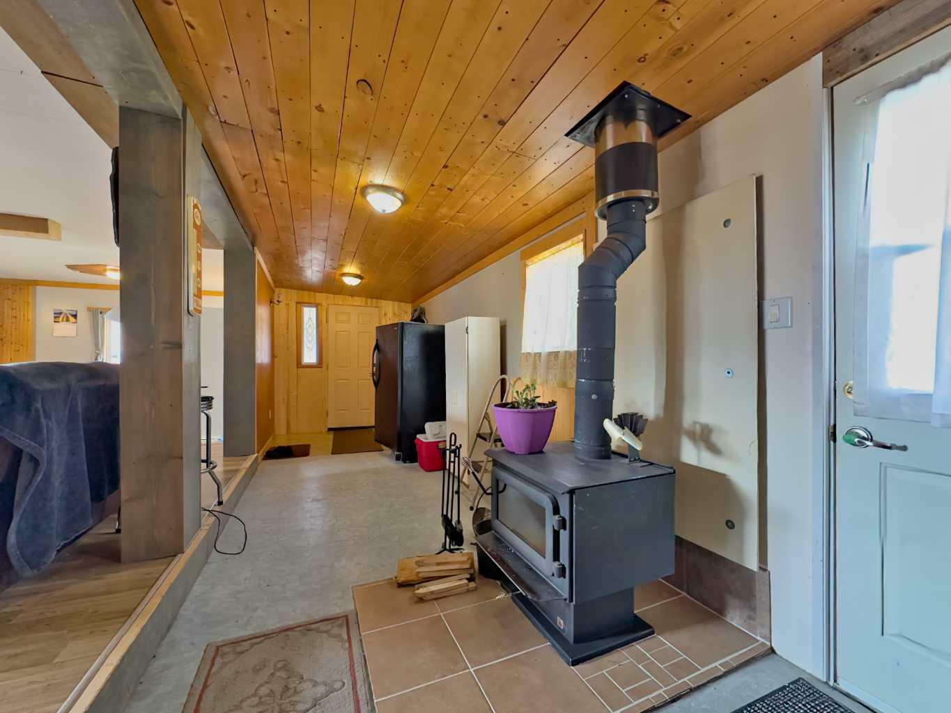 Property Photo: 6101 20 Avenue 19 AB T0K 0M0