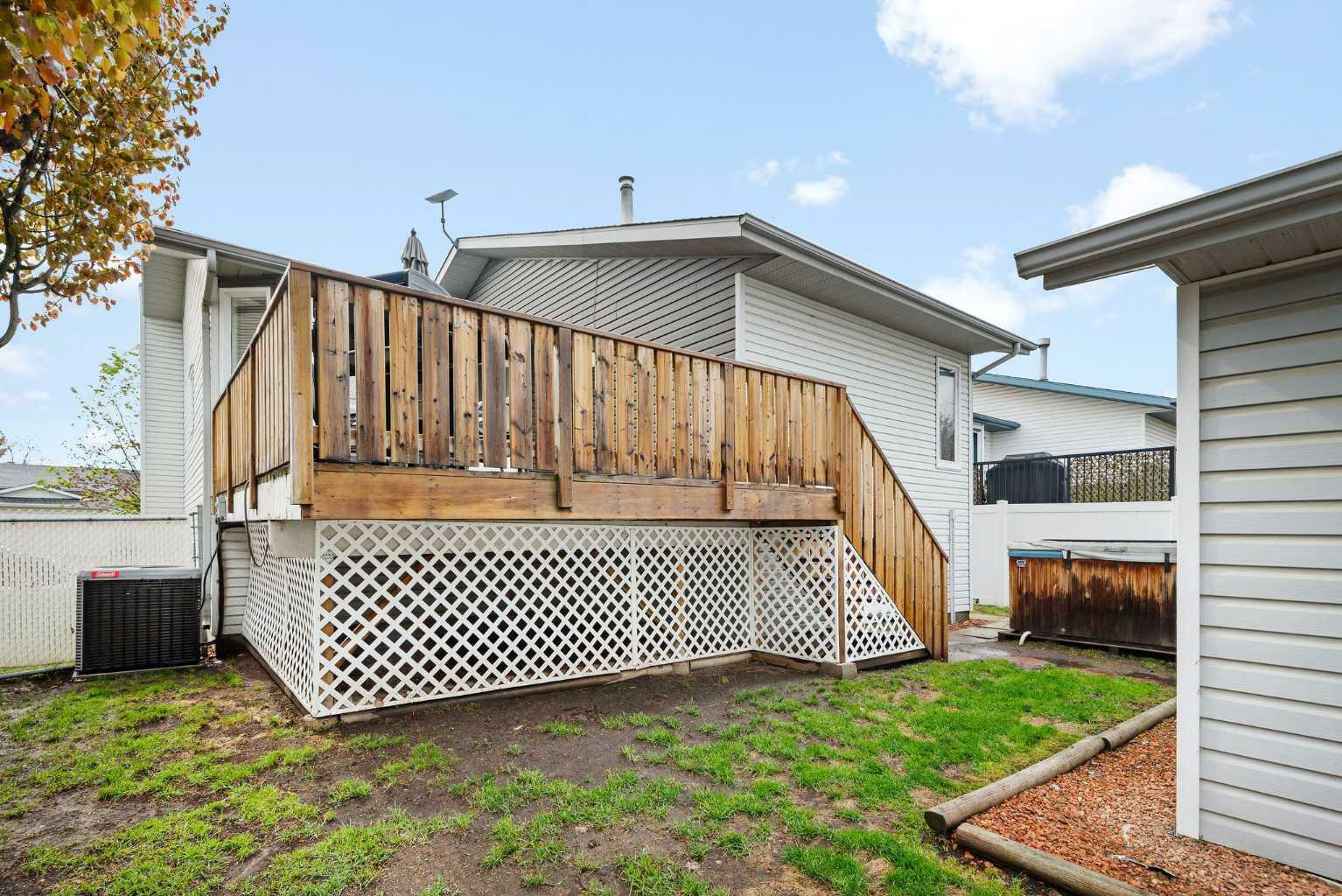 Property Photo: 71 Kemp Avenue AB T4P 3M4