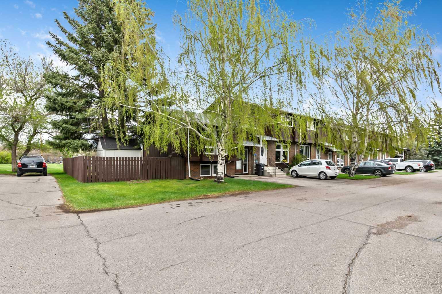 Photo de la propriété: 5 Pekisko Road SW AB T1V 1C6