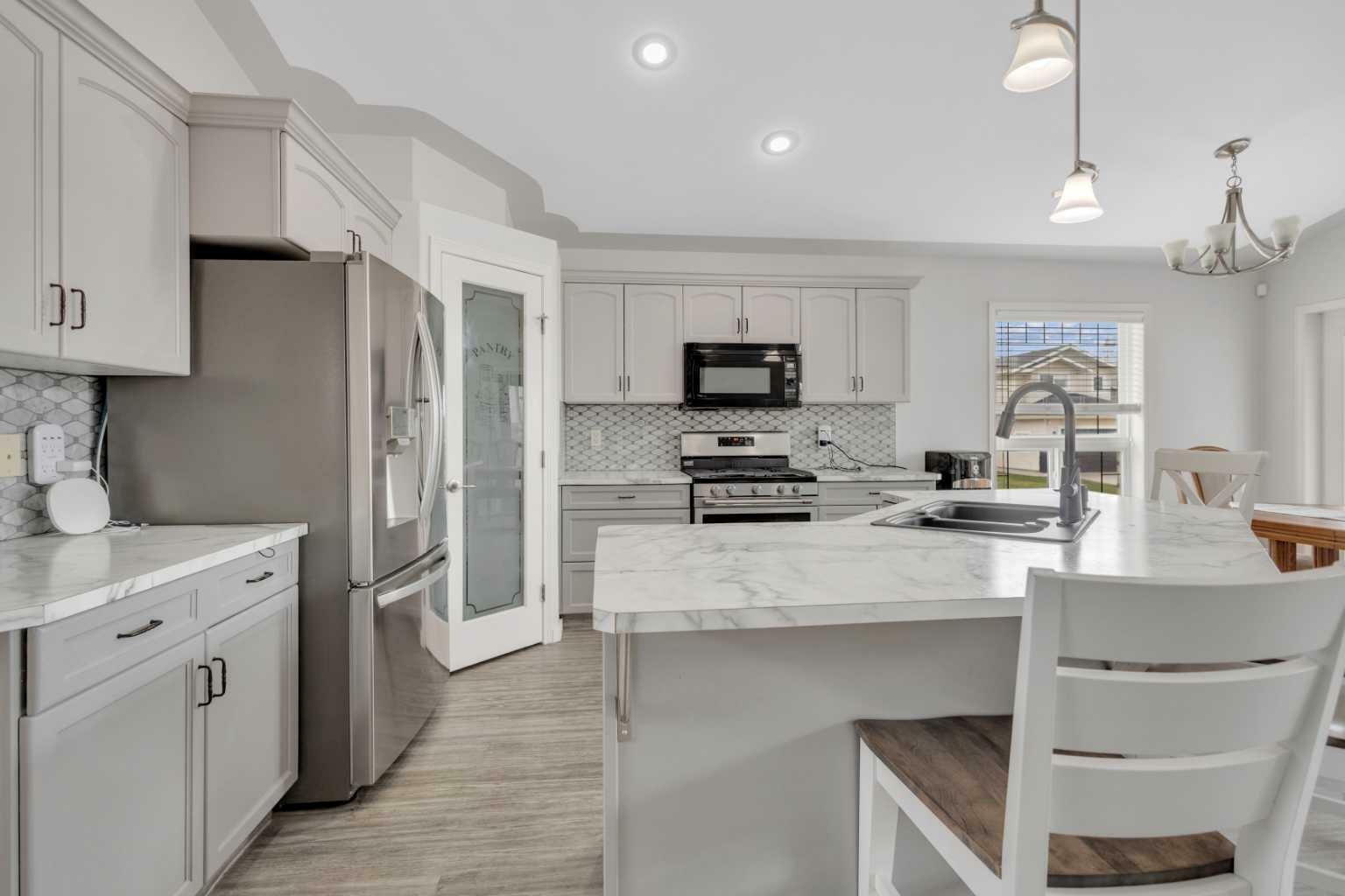 Property Photo: 5 Landsdown Green AB T4S 0A2