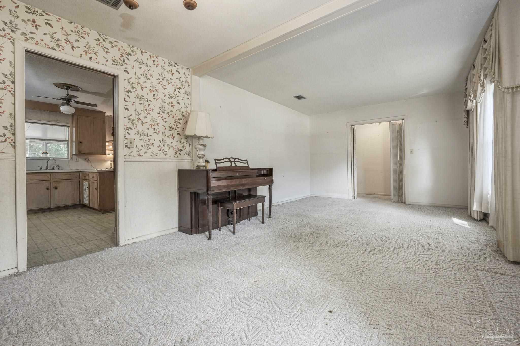 Property Photo: 3470 Summit Blvd FL 32504