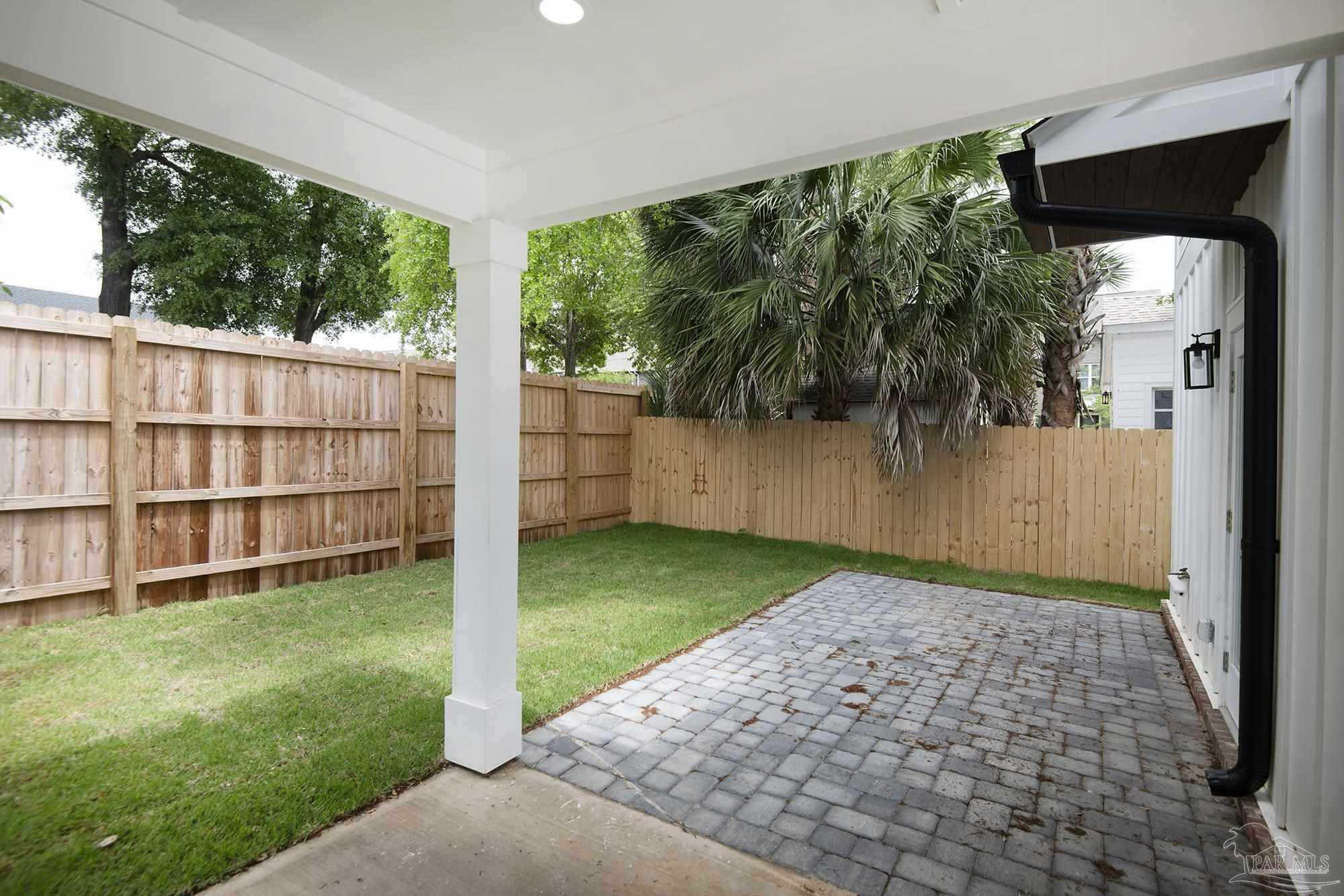 Property Photo: 502 W Gregory St FL 32502
