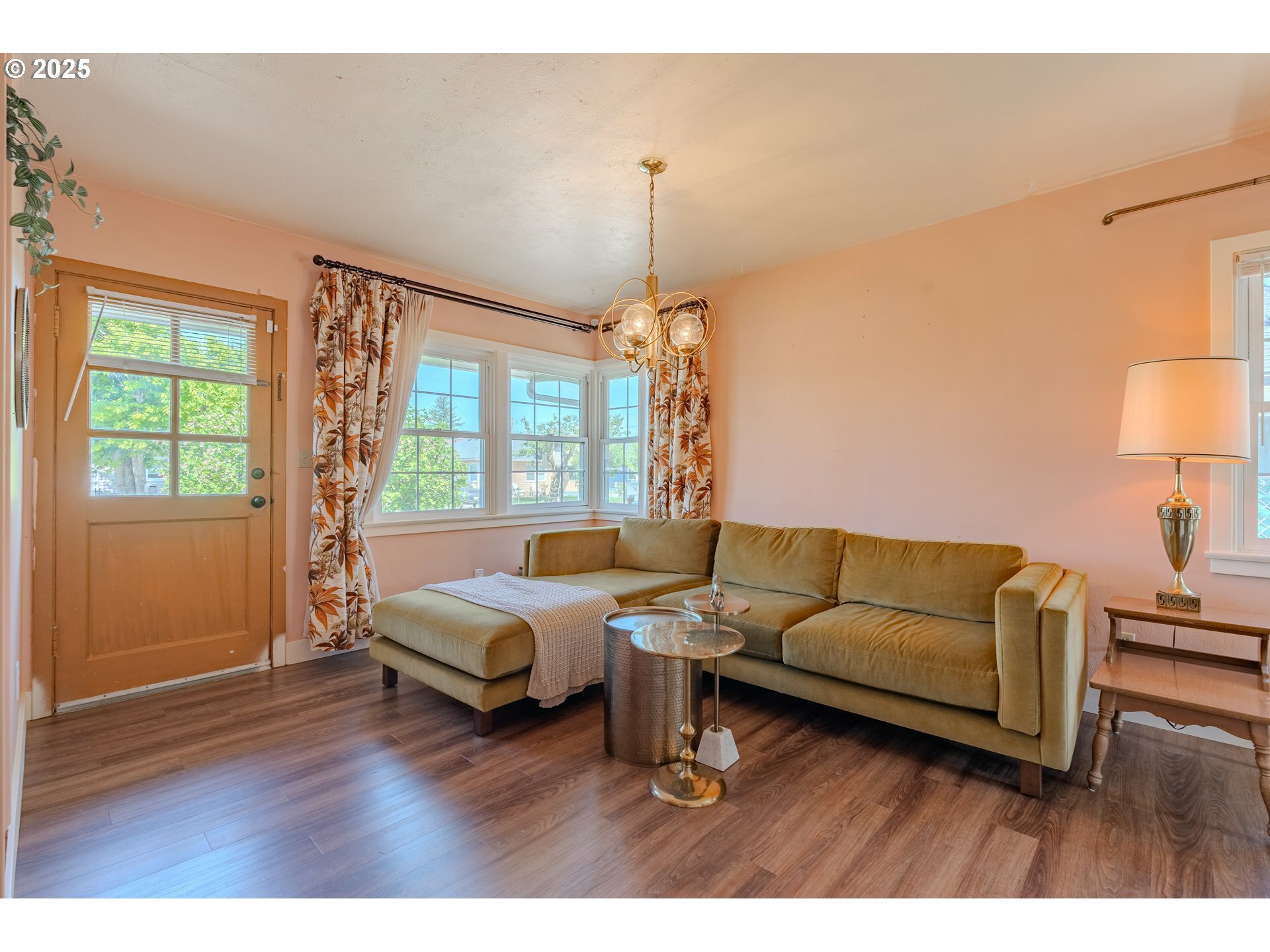 Property Photo: 2911 Van Allman Ave WA 98660