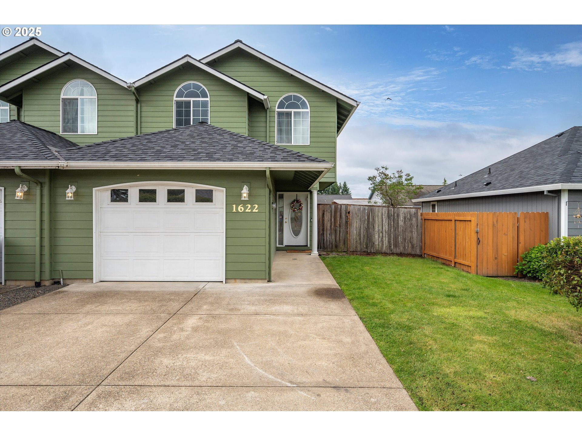Property Photo: 1622 SW Alexandria St OR 97128
