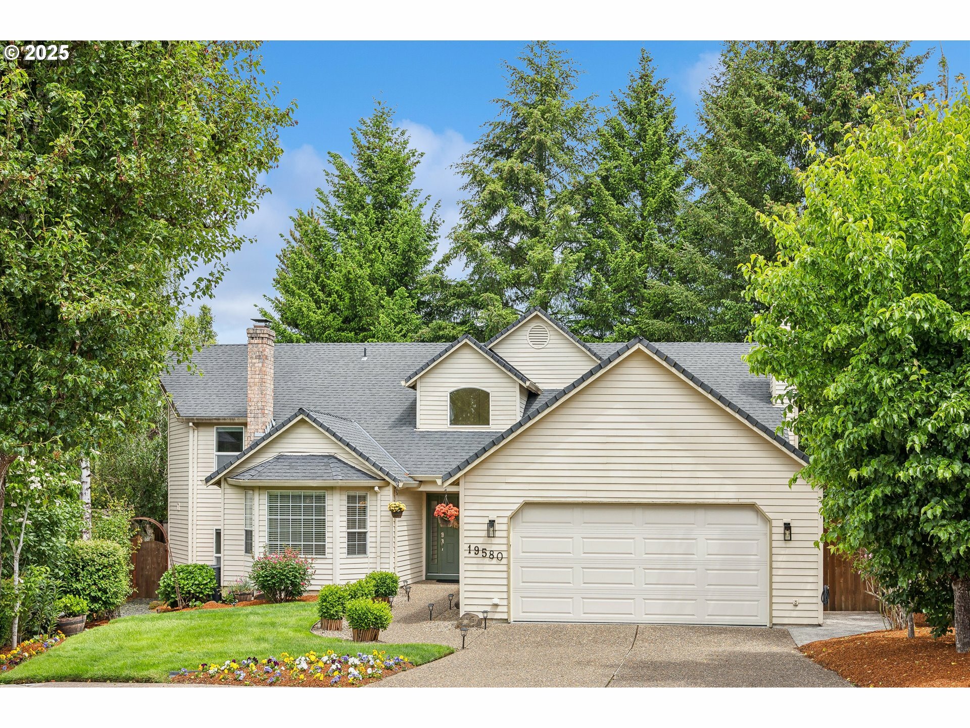 Property Photo: 19580 SW 56th Ct OR 97062