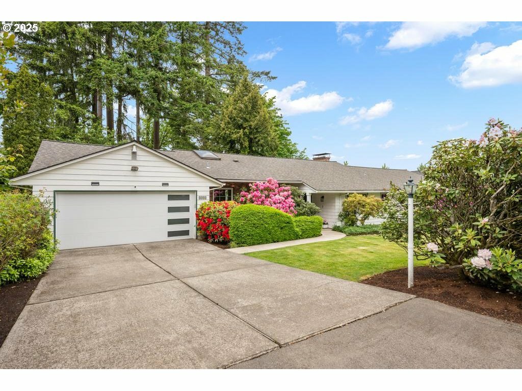 2555 SW 106th Ave  Portland OR 97225 photo