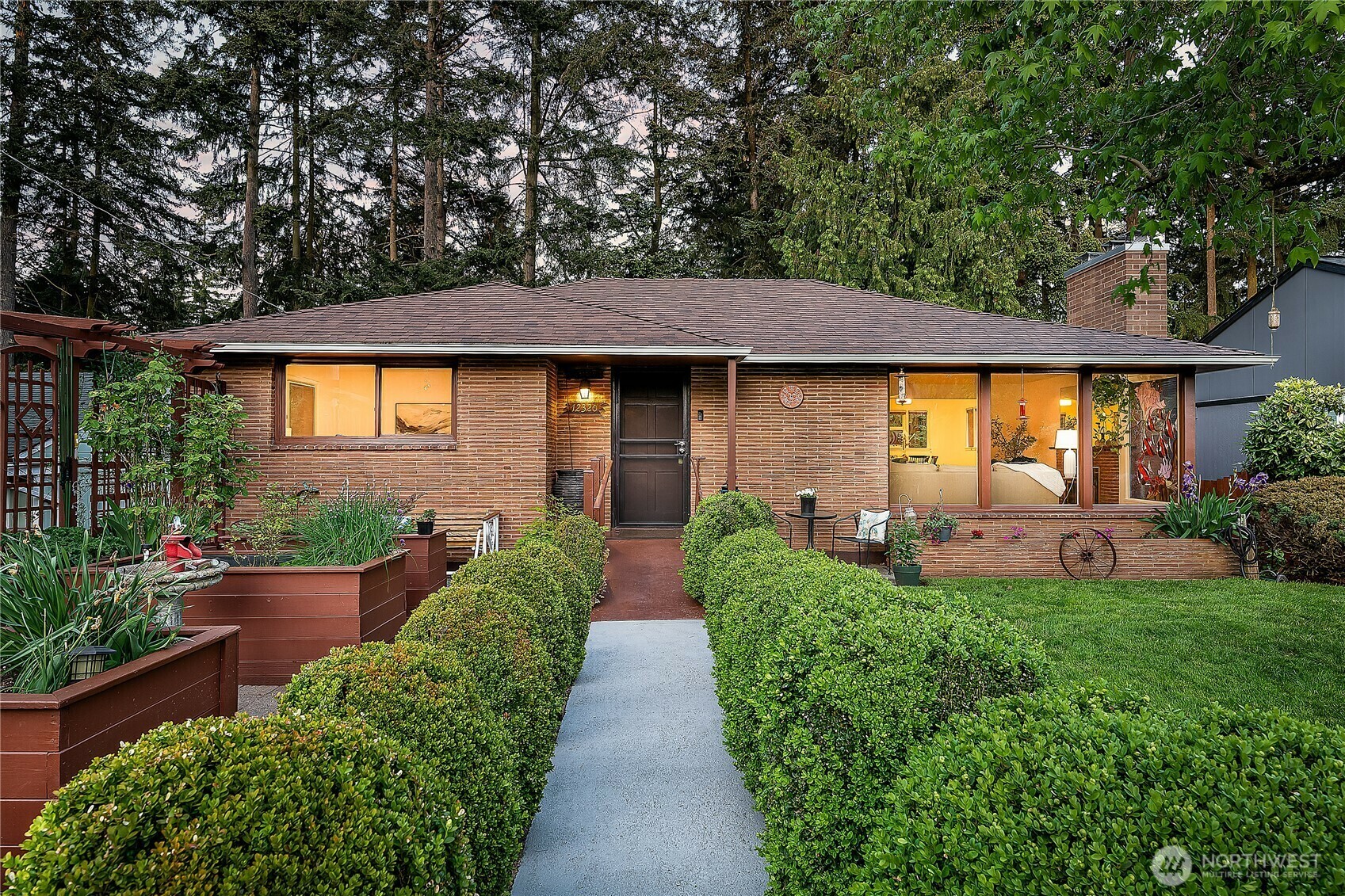Property Photo: 12320 3rd Avenue NE WA 98125
