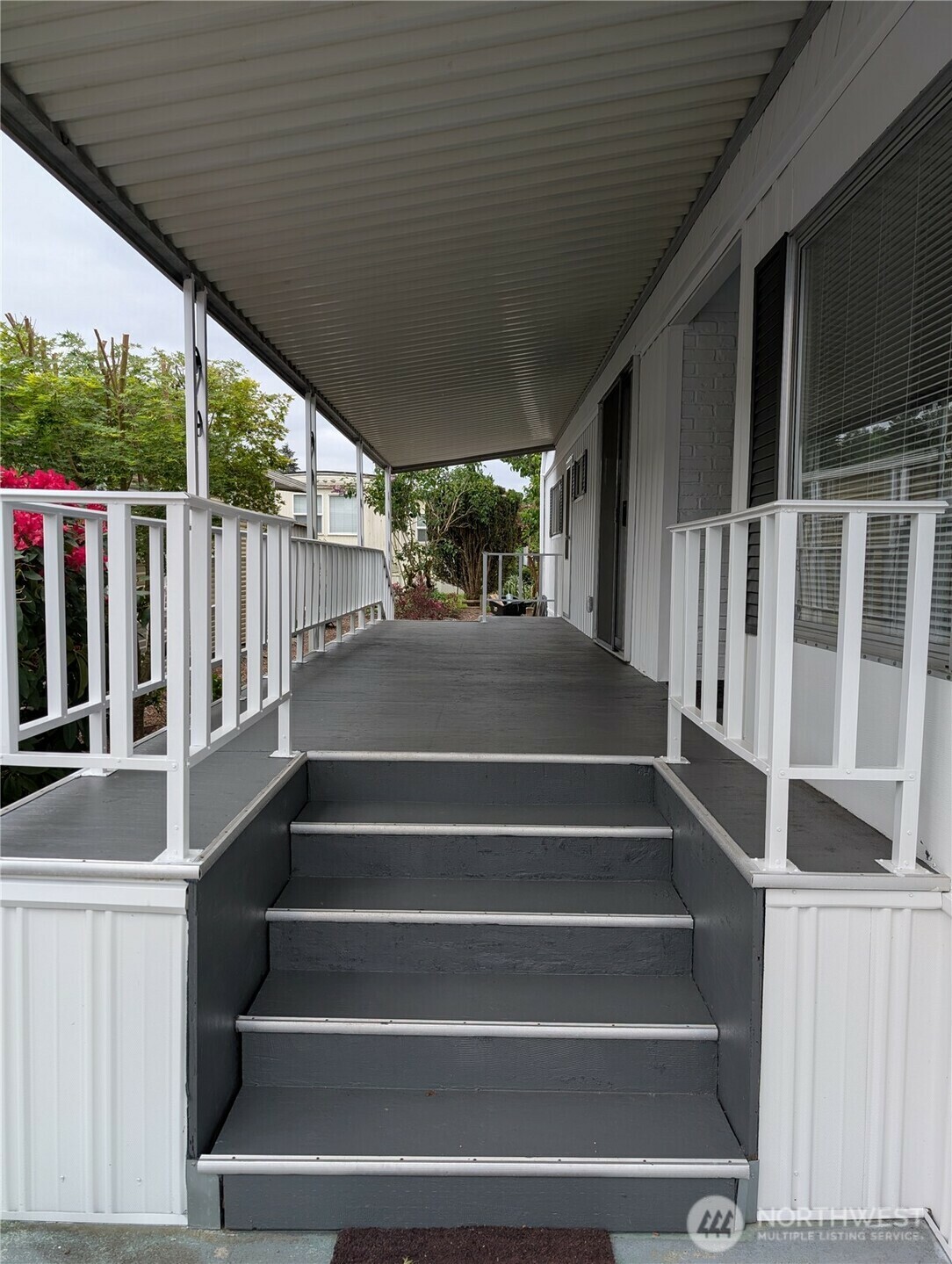 Property Photo:  2302  R Street SE 128  WA 98002 