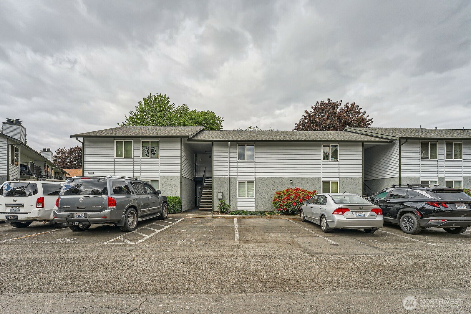 Property Photo: 1856 Central Place S #D42 WA 98030