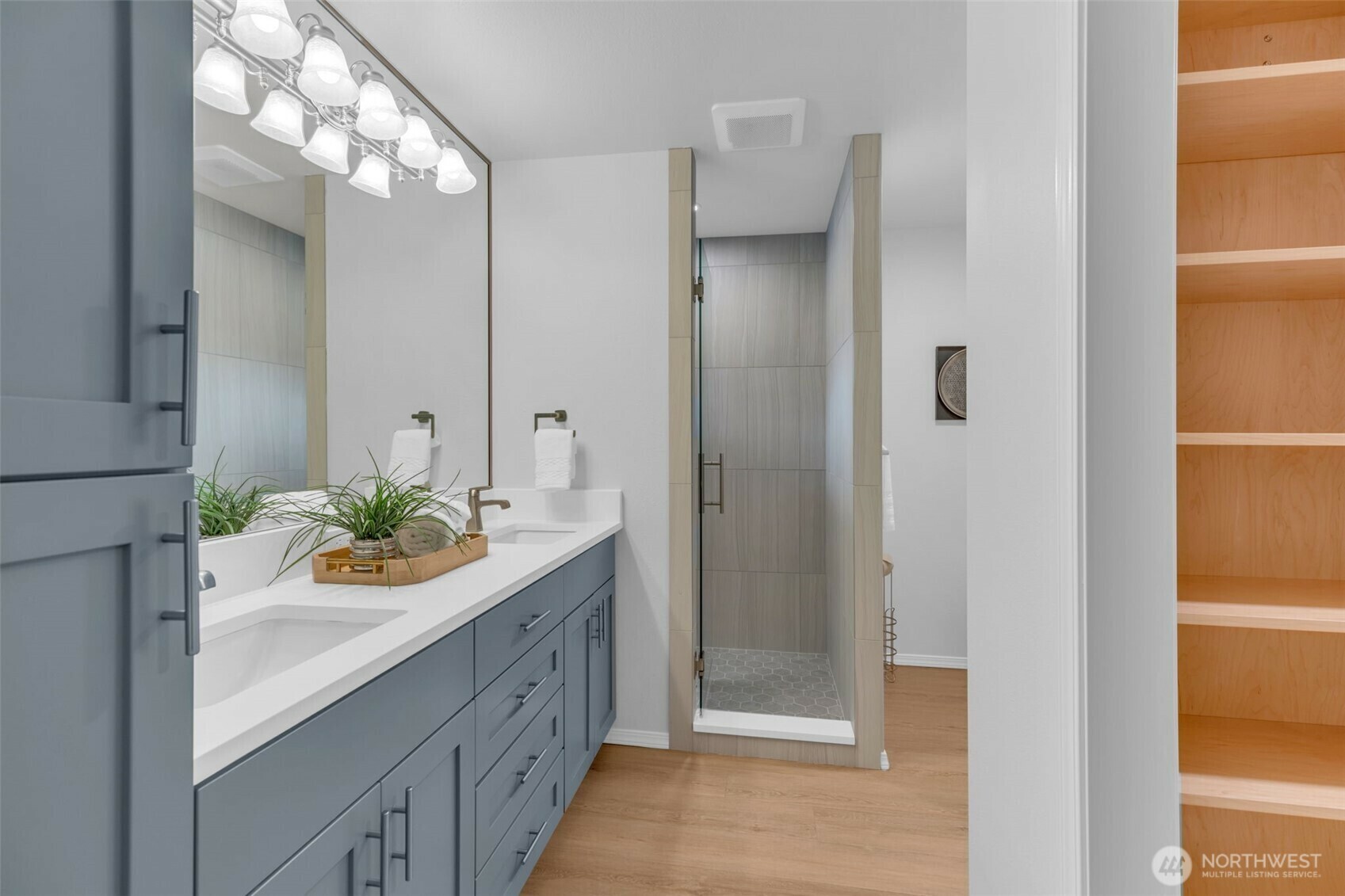 Property Photo: 37234 22nd Avenue S WA 98003