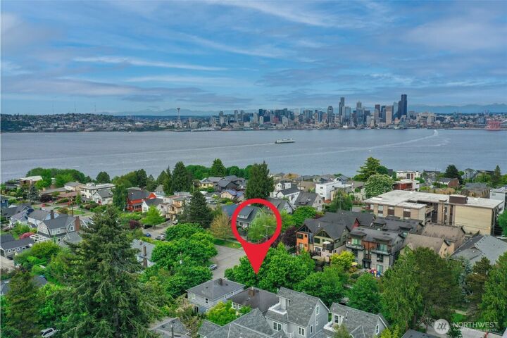 Property Photo: 1505 44th Avenue SW WA 98116