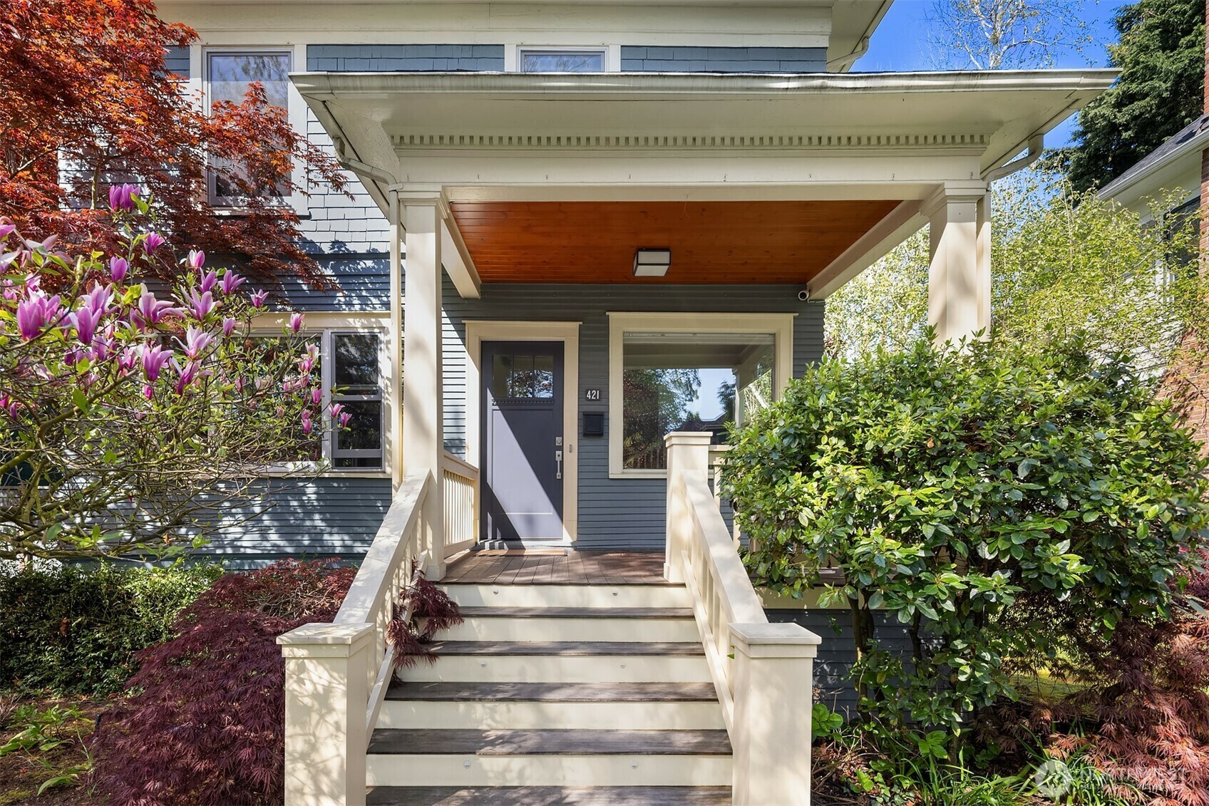 Property Photo: 421 16th Avenue E WA 98112