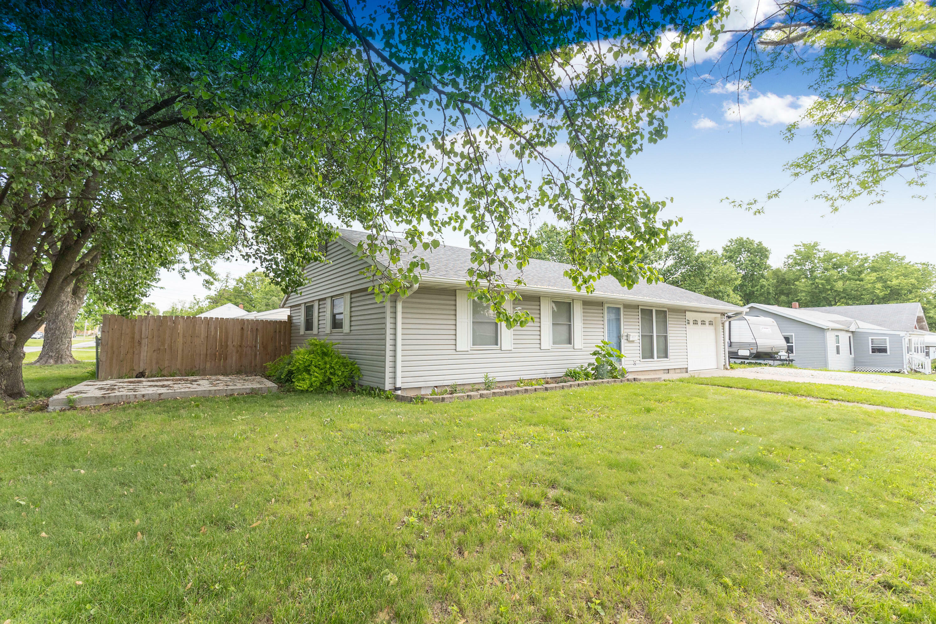 Property Photo: 401 Fulton Ave. MO 65270