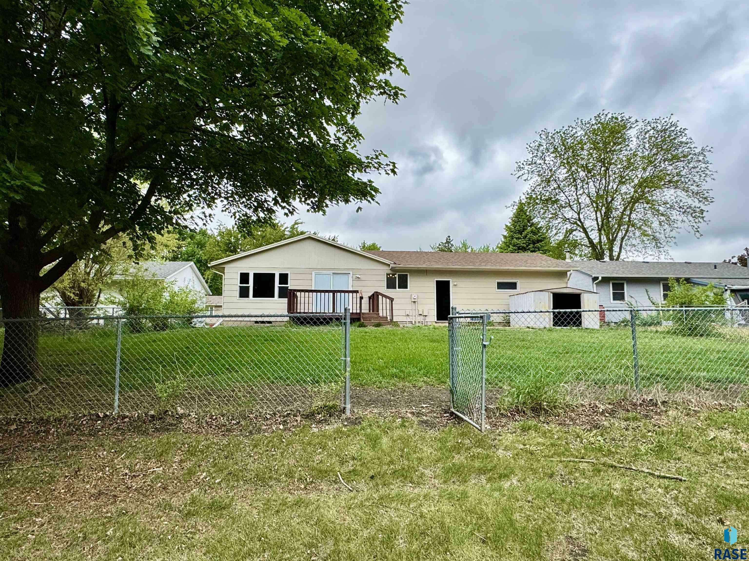 Property Photo: 6405 W 46th St SD 57106