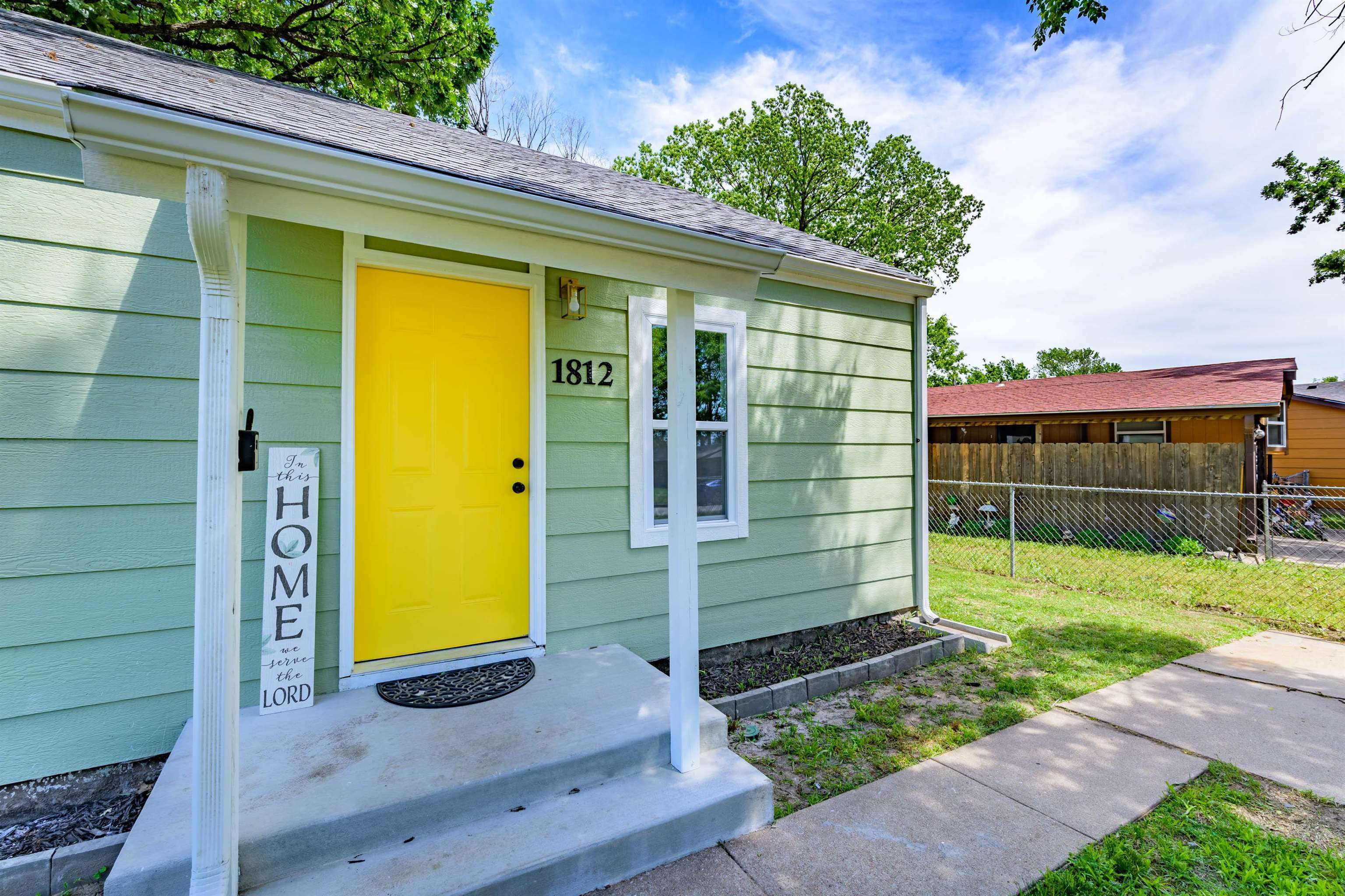 Property Photo: 1812 S Euclid Ave KS 67213-3224