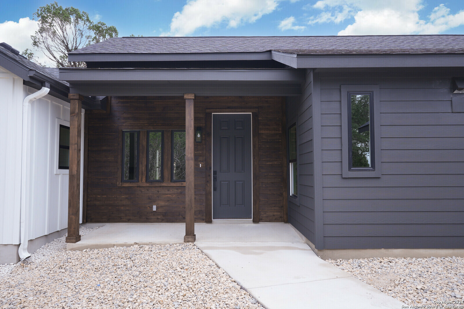 Property Photo:  580 Compass Rose  TX 78133 