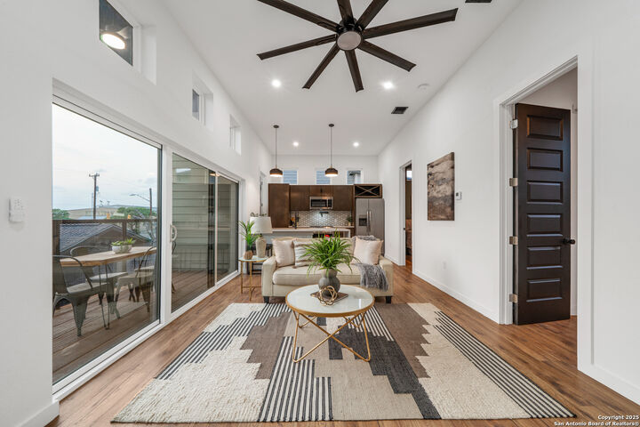 107 Harding Place #101  San Antonio TX 78203 photo