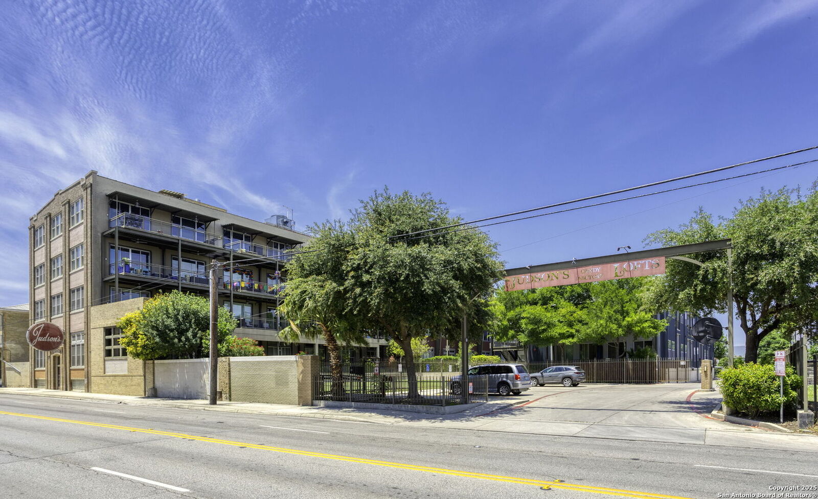 Property Photo:  831 S Flores 2201  TX 78204 