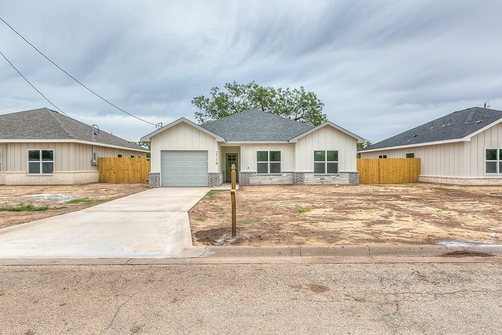Property Photo: 2118 Deaton St TX 76903