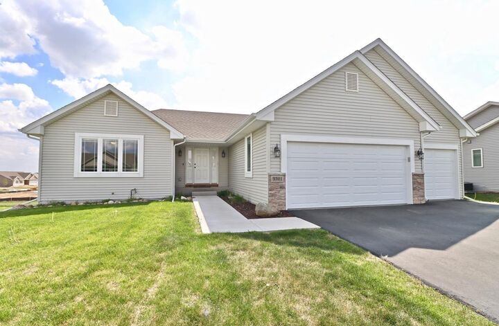 3701 Prairie Falcon Pass  Beloit WI 53511 photo