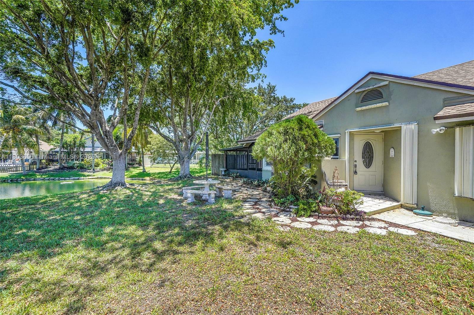 Property Photo: 9828 SW 58th Ct FL 33328
