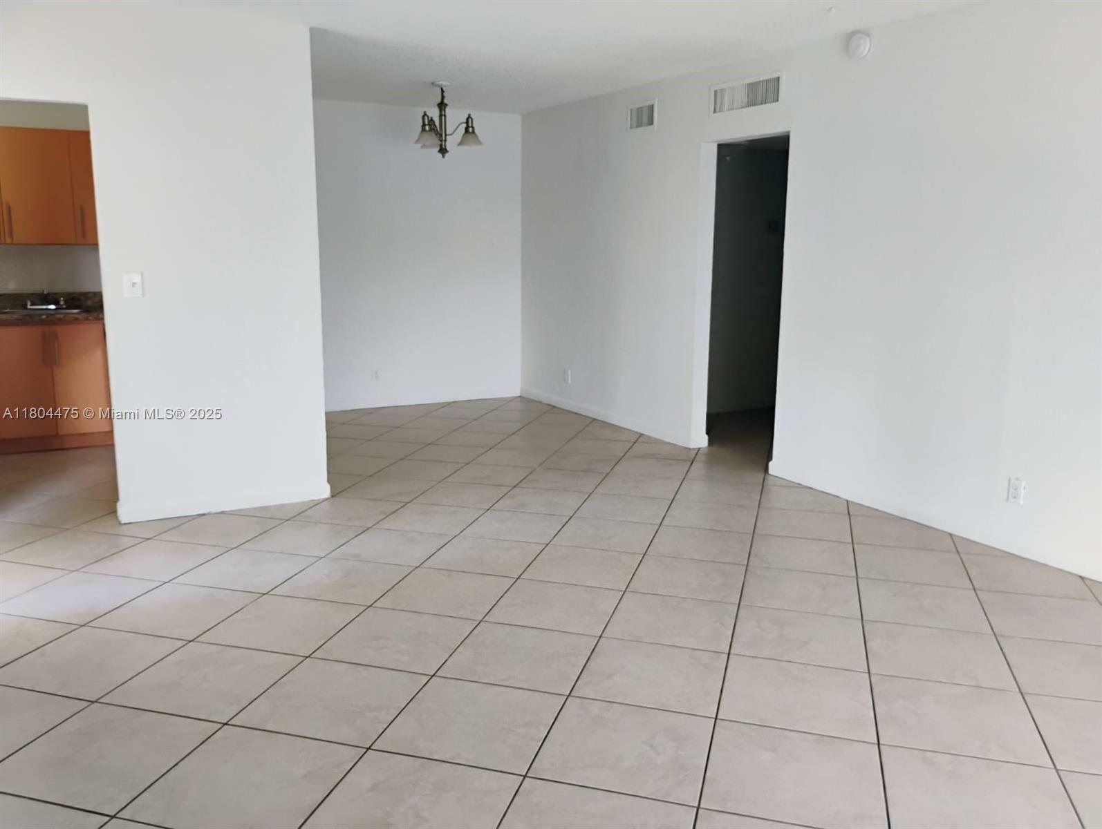 Property Photo: 4011 N University Dr 207 FL 33351