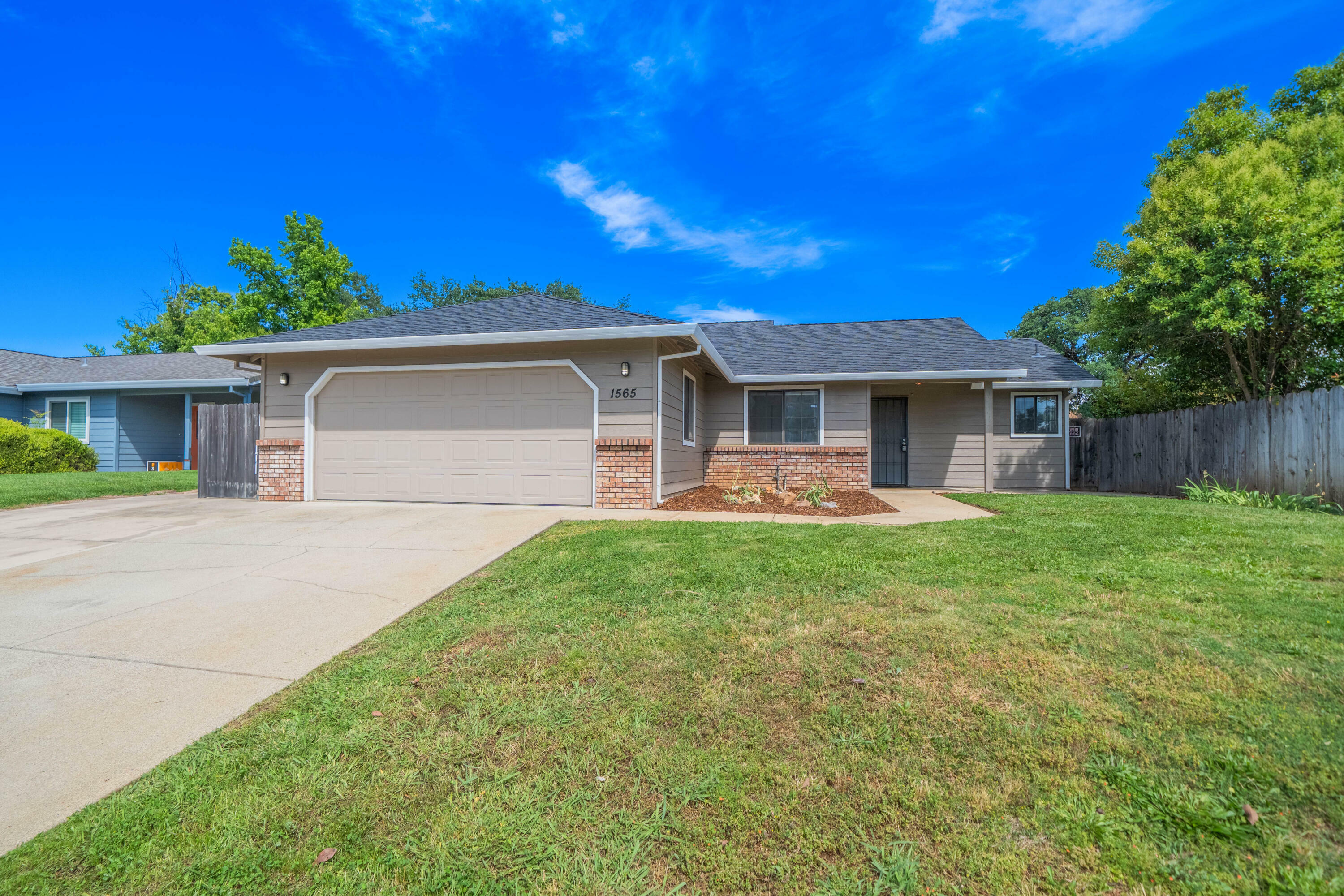 1565 Lacey Lane  Redding CA 96003 photo