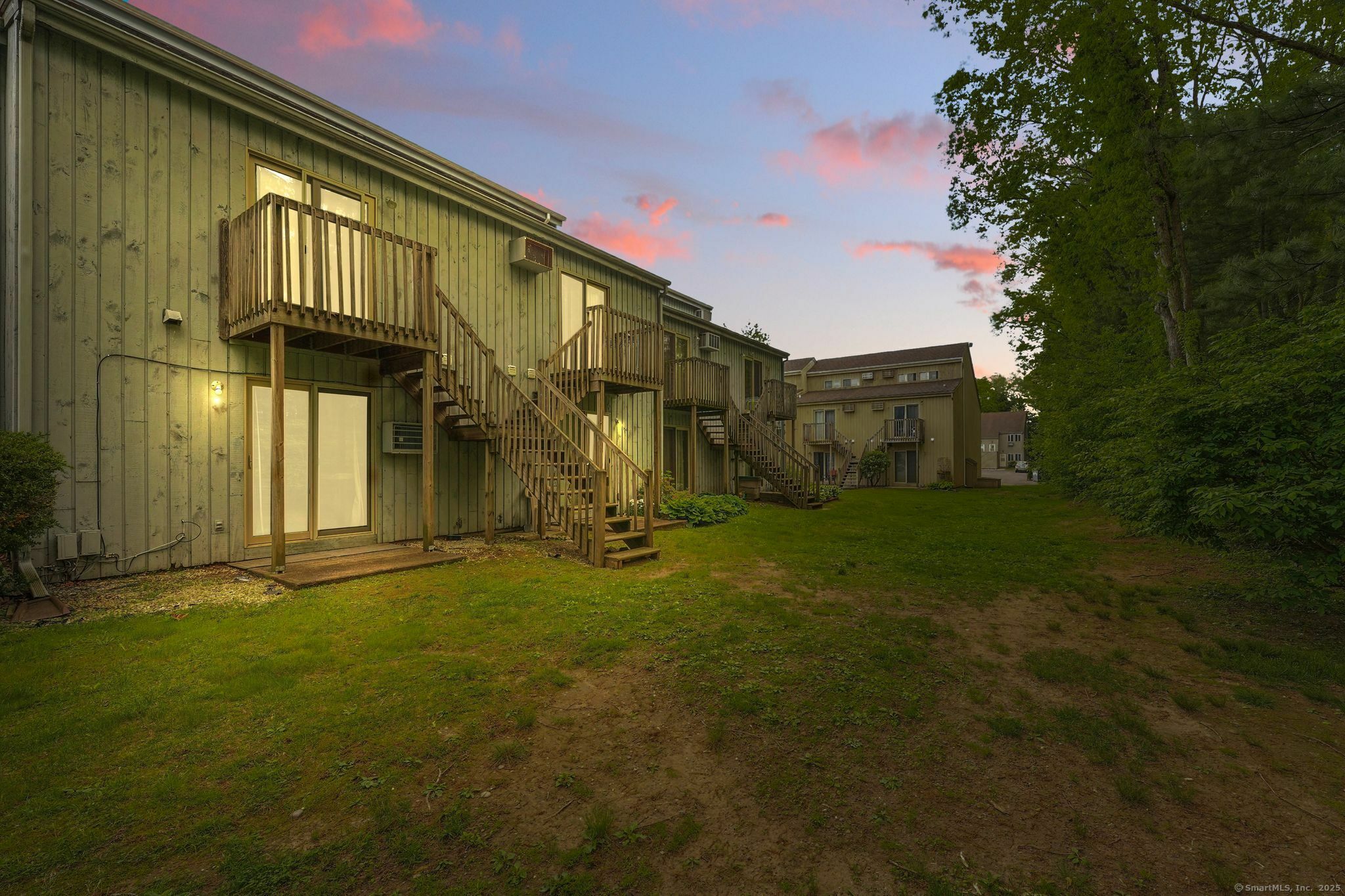 Property Photo: 426 Emmett Street Apt I CT 06010