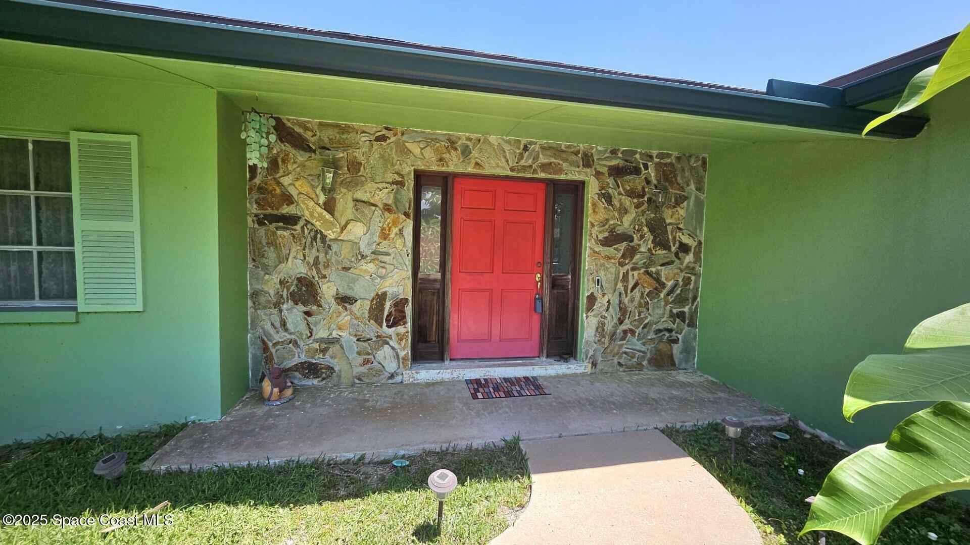 Property Photo: 306 Glen Ridge Road FL 32926