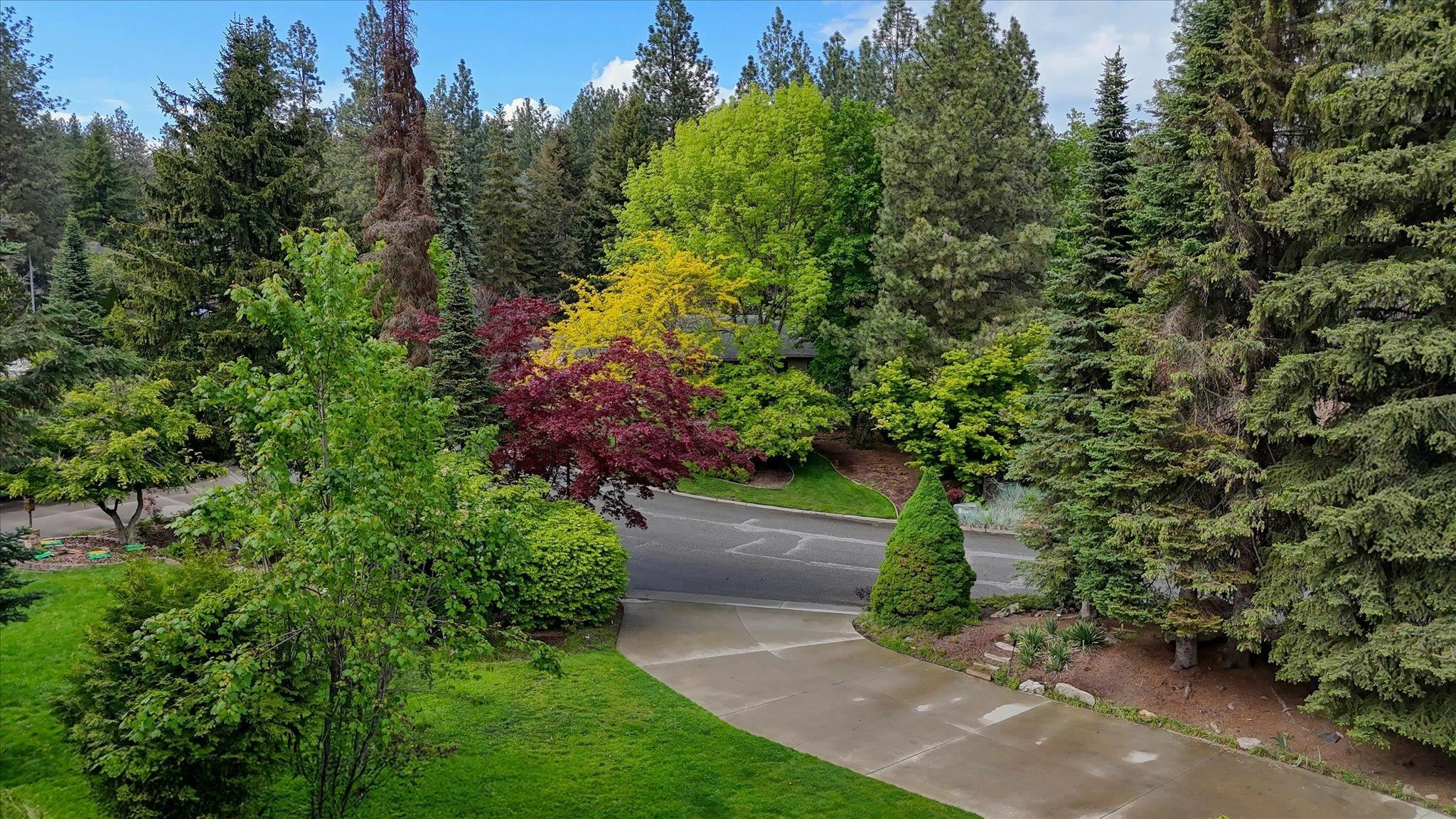 Property Photo: 8410 E Columbia Park Dr WA 99212