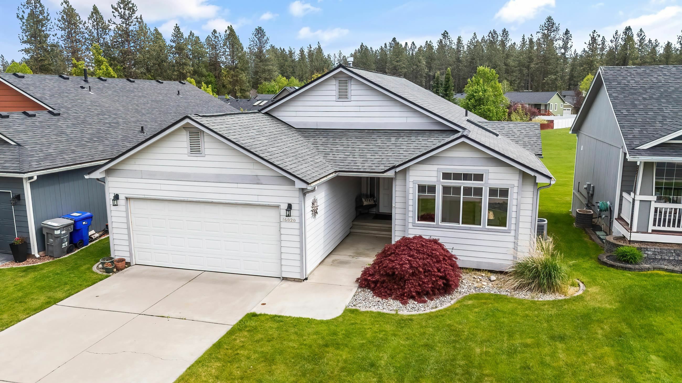 Property Photo: 16020 N Gleneden Dr WA 99208