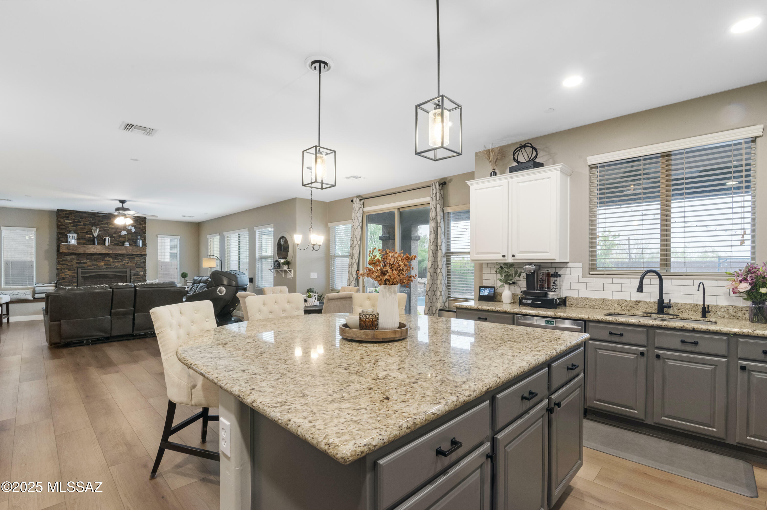 Property Photo: 3443 W Tailfeather Drive AZ 85658