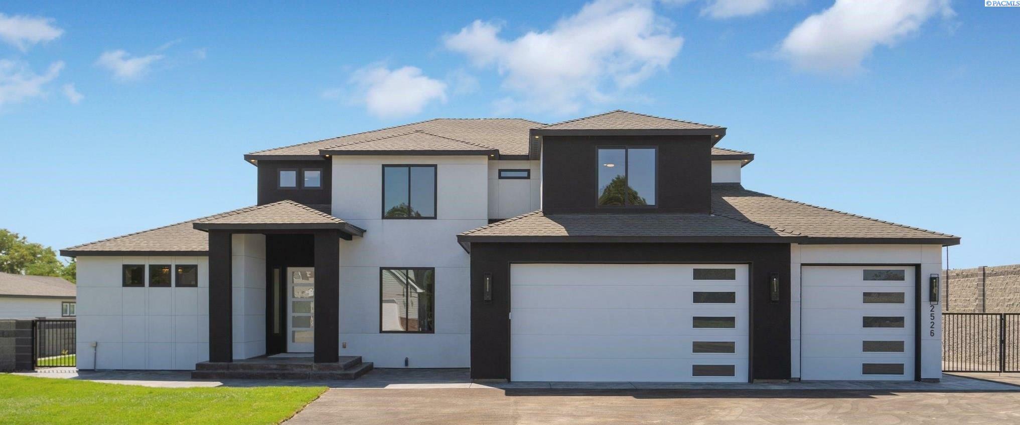 Property Photo: 2526 N Road 57 WA 99301