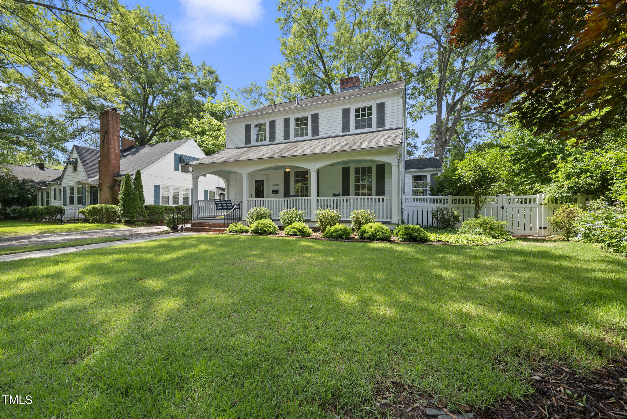 Property Photo: 406 E Lee Street NC 27577