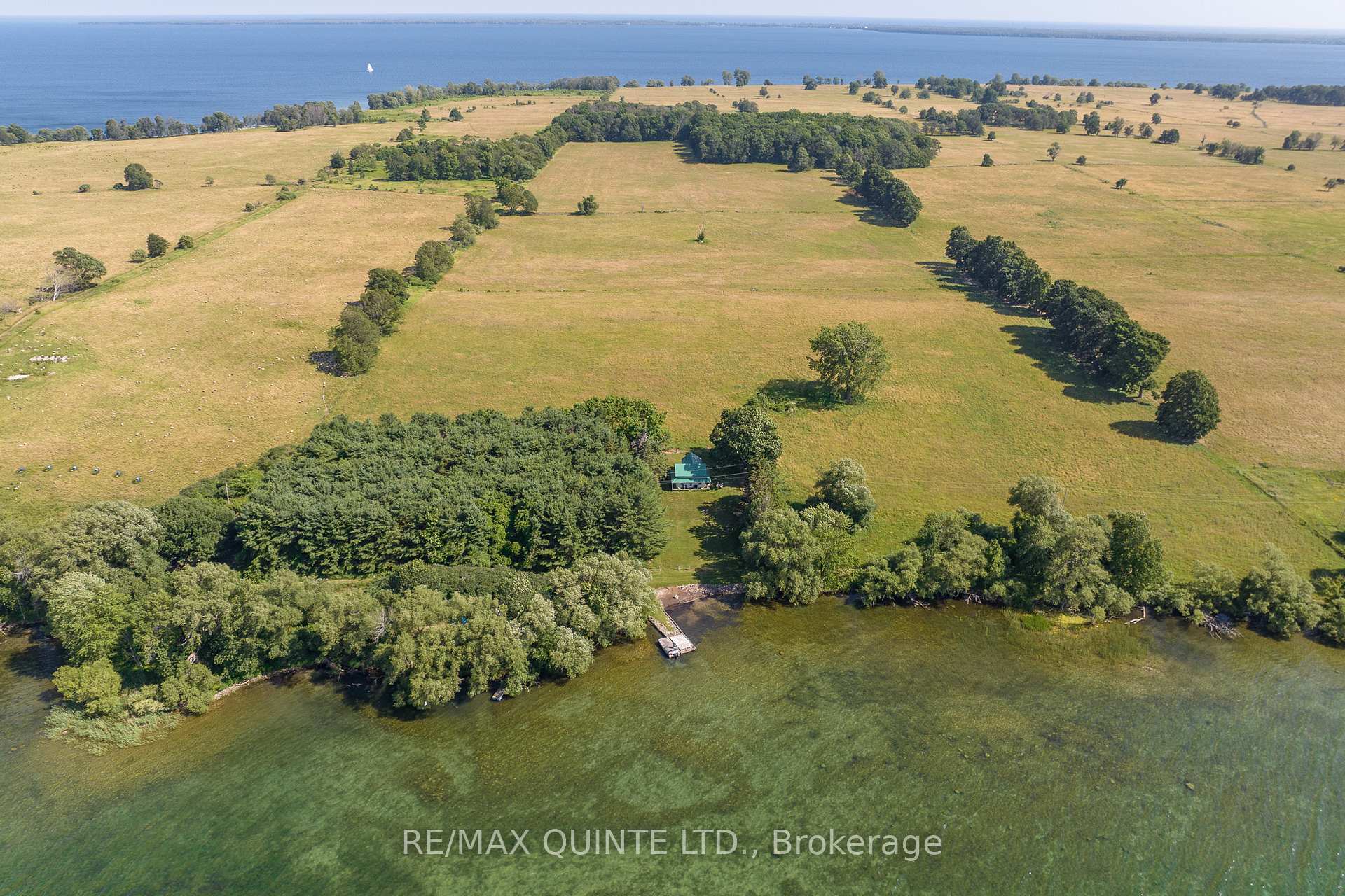 Photo de la propriété: 562 Waupoos Island Lane ON K0K 2T0
