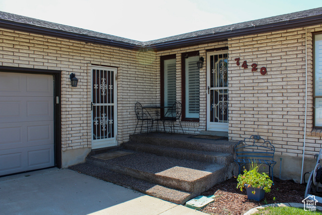 Property Photo: 7420 S 1025 E UT 84405