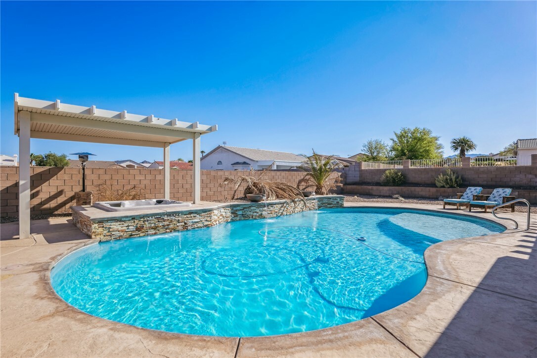 Property Photo: 2429 Lake Ridge Avenue AZ 86429