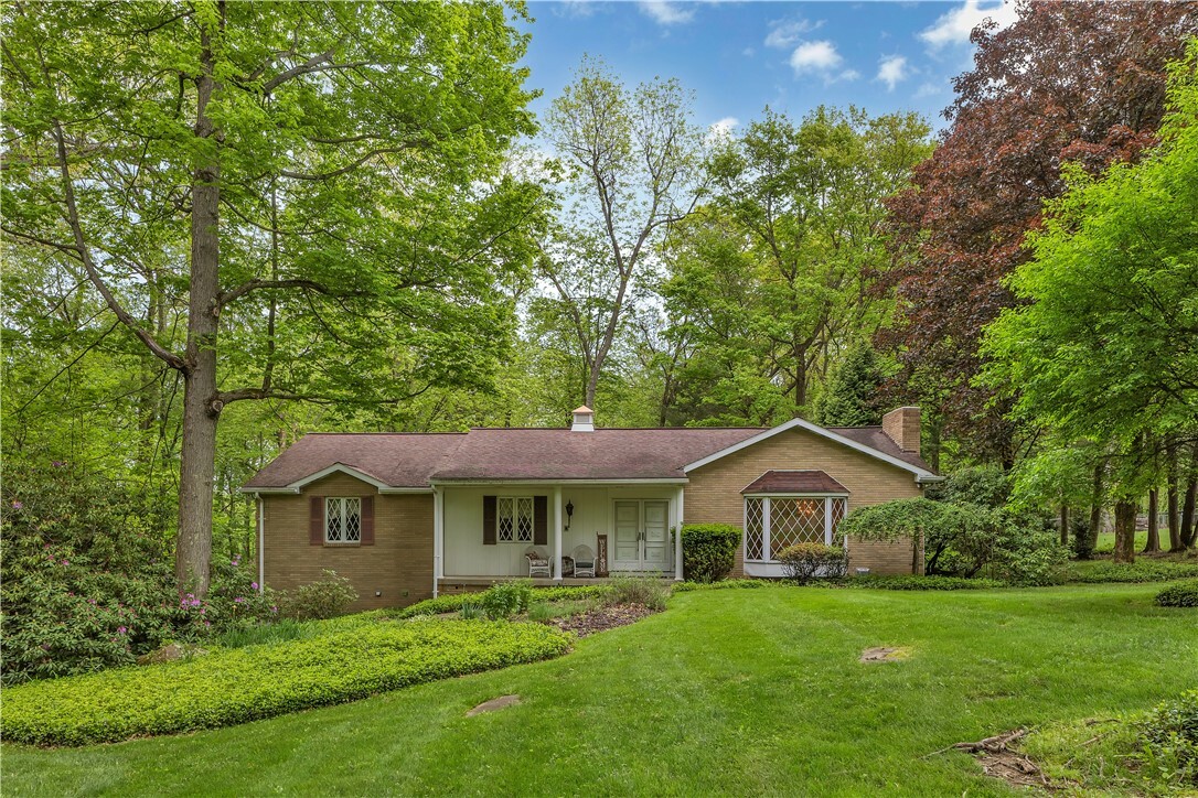 Property Photo: 1225 East Dr PA 16002