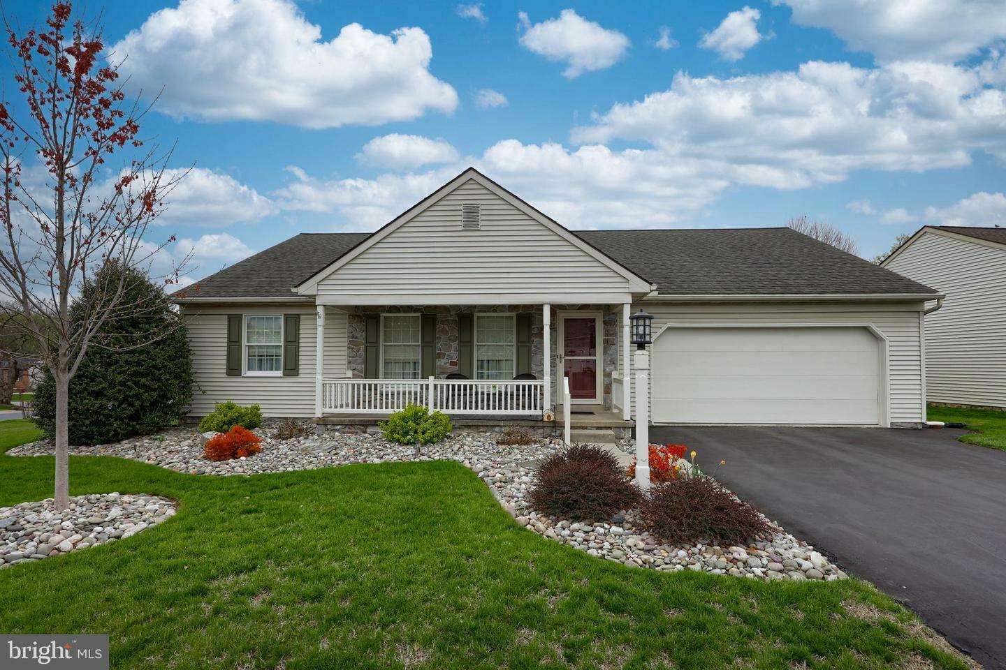 1623 Fellowship Drive  Lancaster PA 17601 photo
