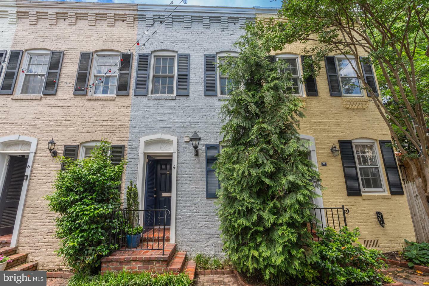 Property Photo: 4 Pomander Walk NW DC 20007