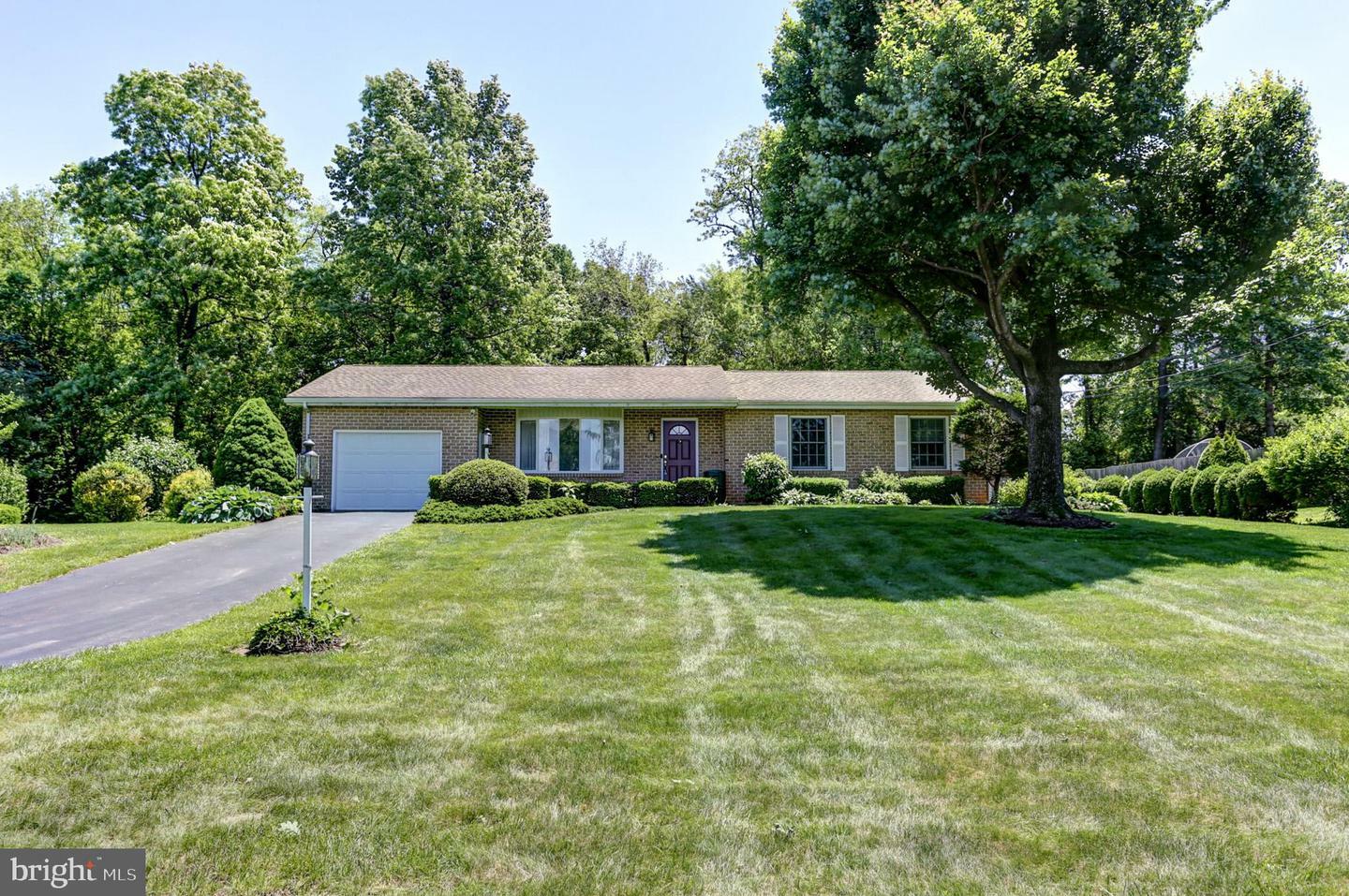 Property Photo:  193 Simmons Road  PA 17055 