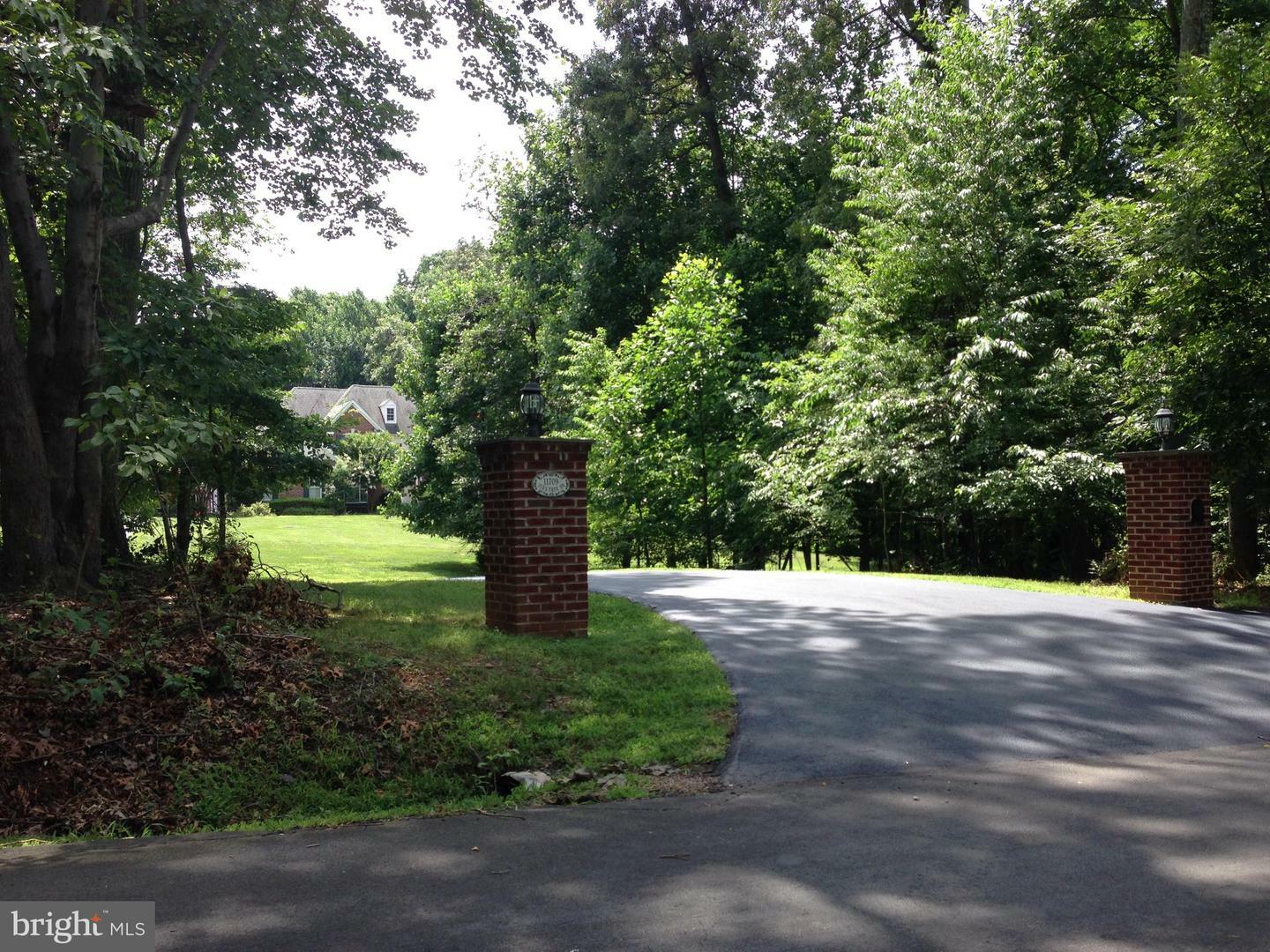 Property Photo: 11709 Pine Tree Drive VA 22033