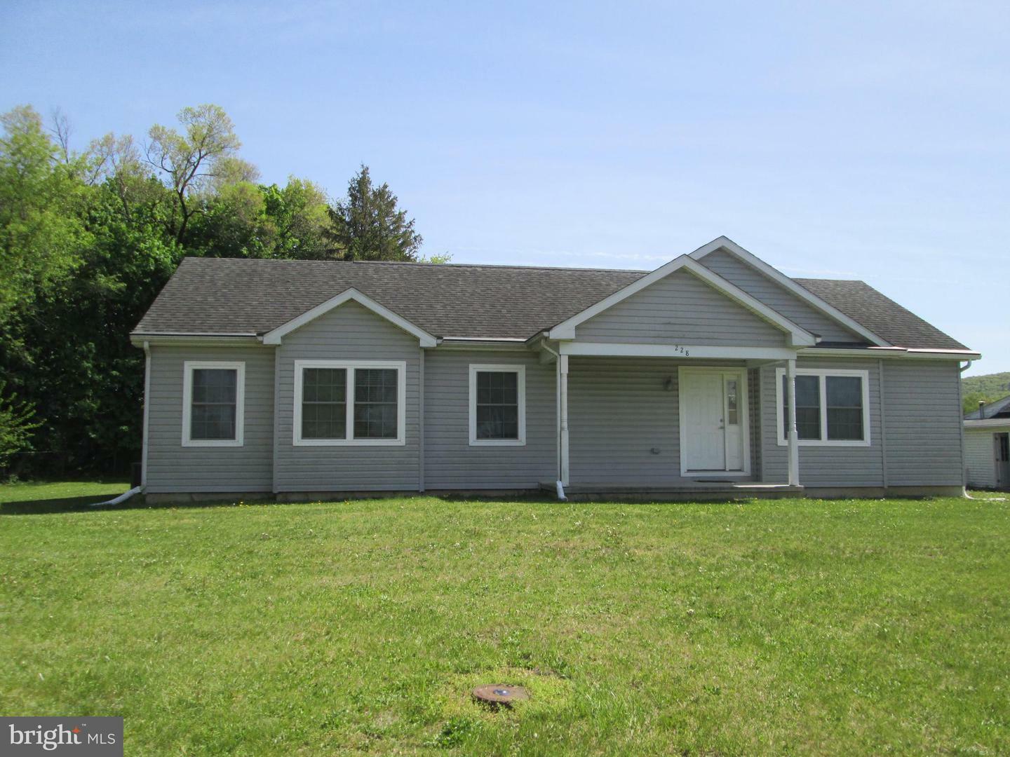 228 Mill Street  Mount Holly Springs PA 17065 photo