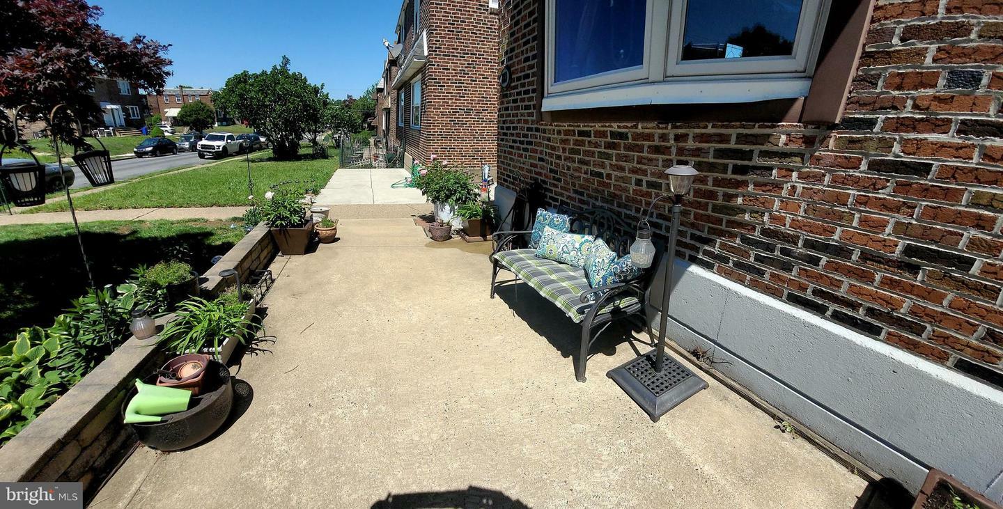 Property Photo: 1213 Englewood Street PA 19111
