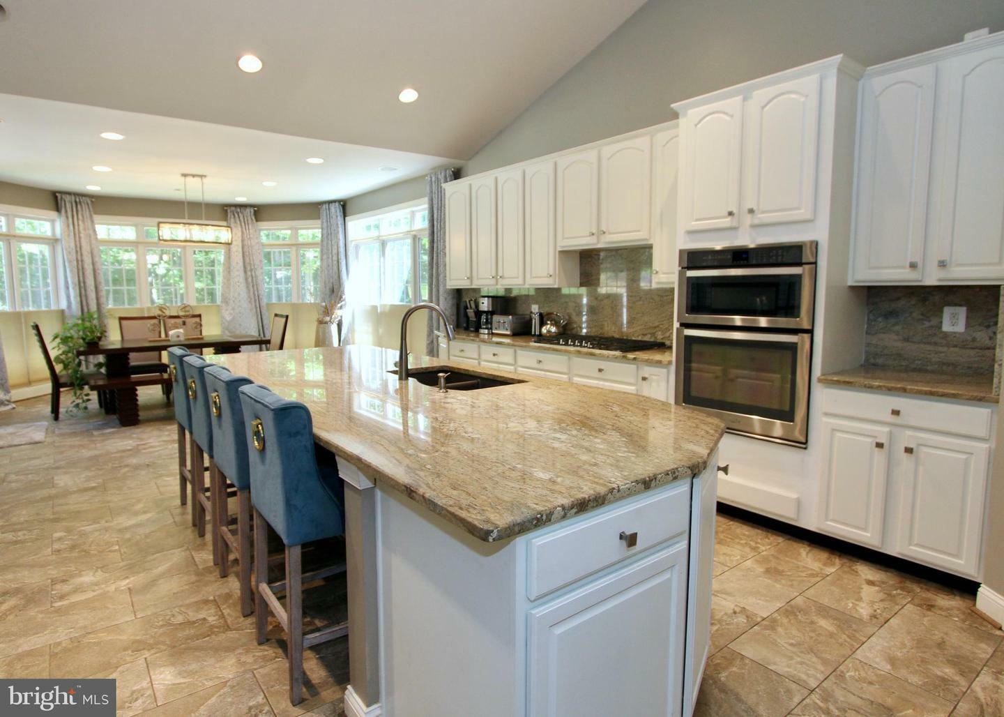 Property Photo: 7308 Glenhaven Drive VA 22407